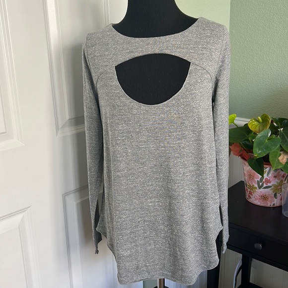 Chaser Heather Gray Long Sleeve Cut Out Front/Drape Back Shirt - NWT - Picture 1 of 5